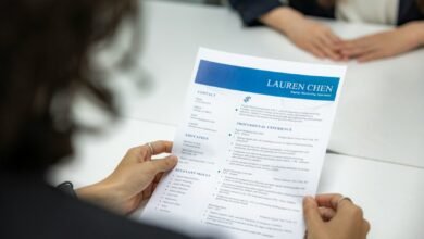 صورة تعبيرية لسيرة ذاتية وطلب توظيف